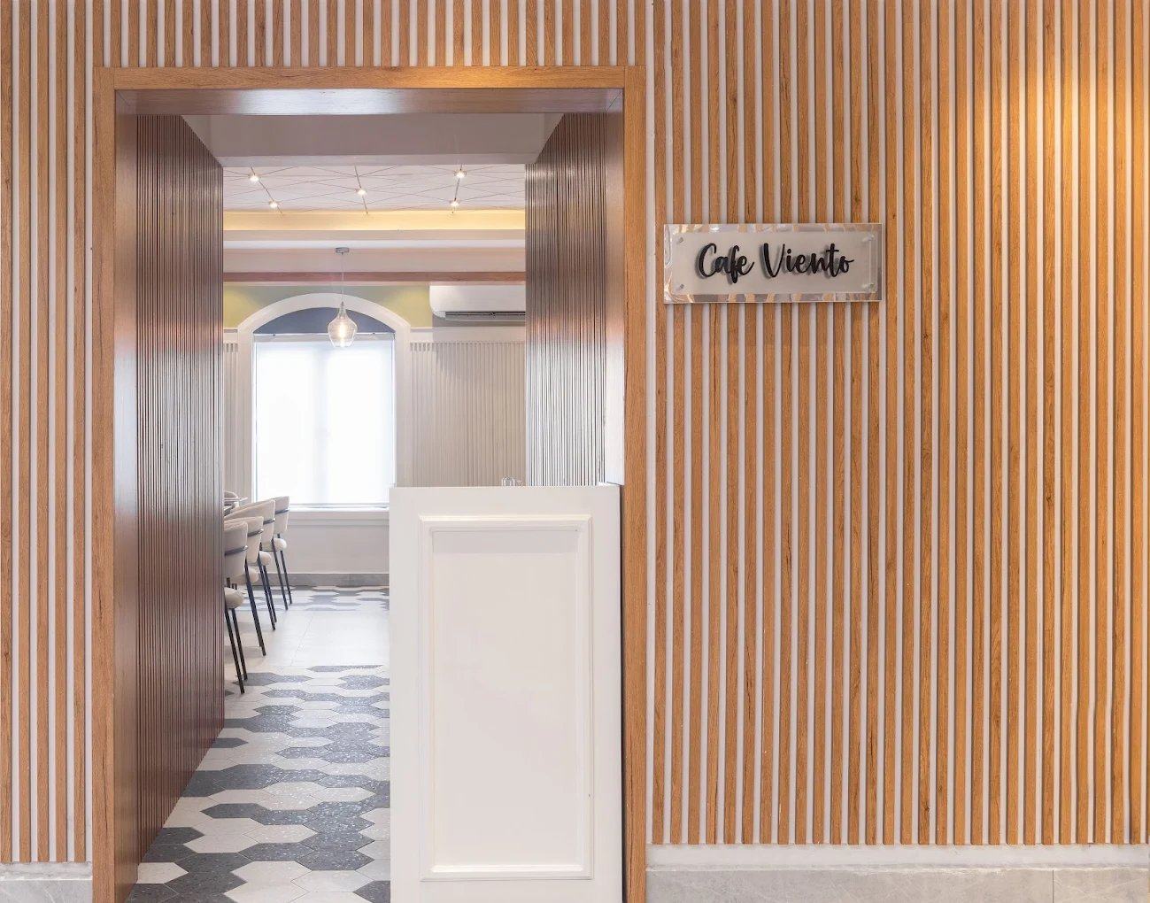 Ivy Lush Hotel, Warri — Café Viento