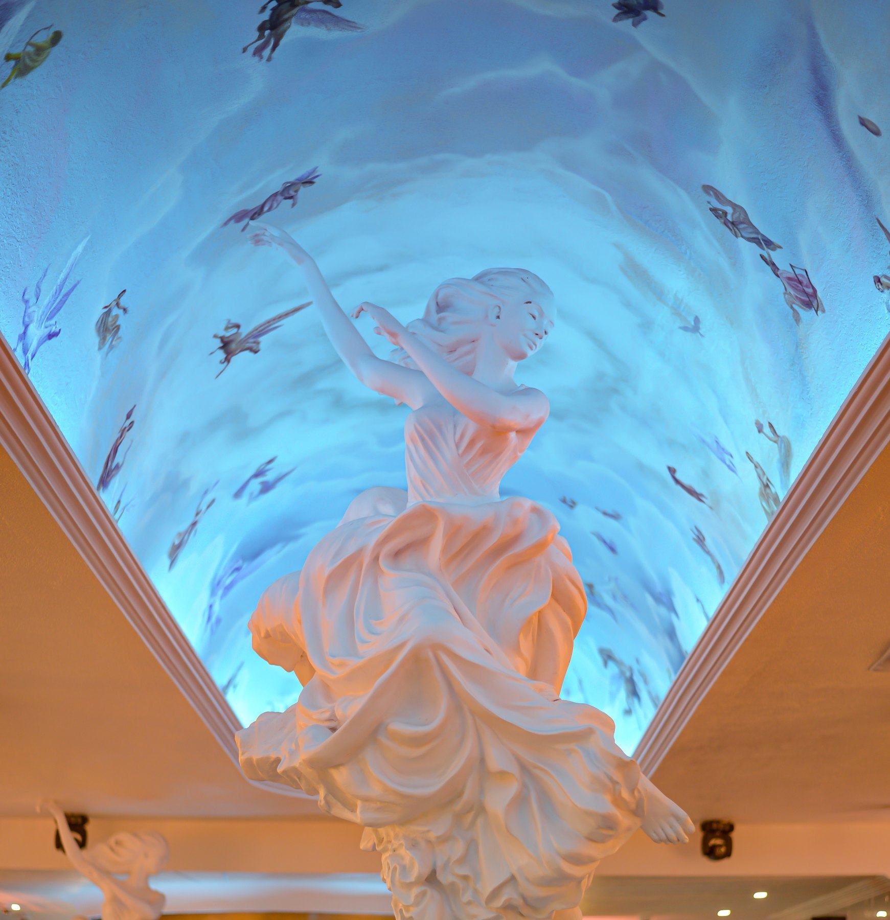 La Luna Abuja — The sky ceiling & sculpture
